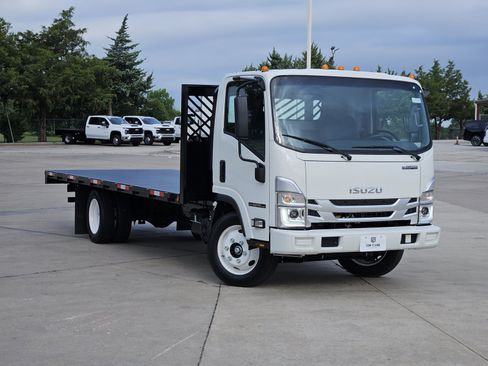New 2026 Isuzu NPR RWD image 1