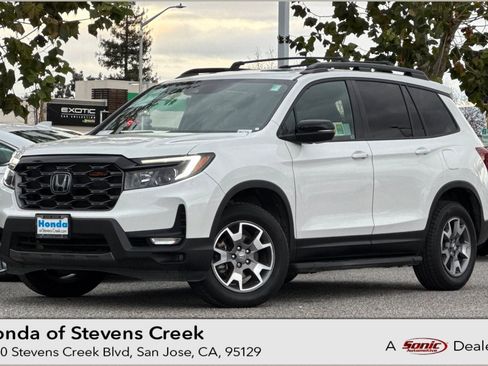 Used 2022 Honda Passport TrailSport image 1