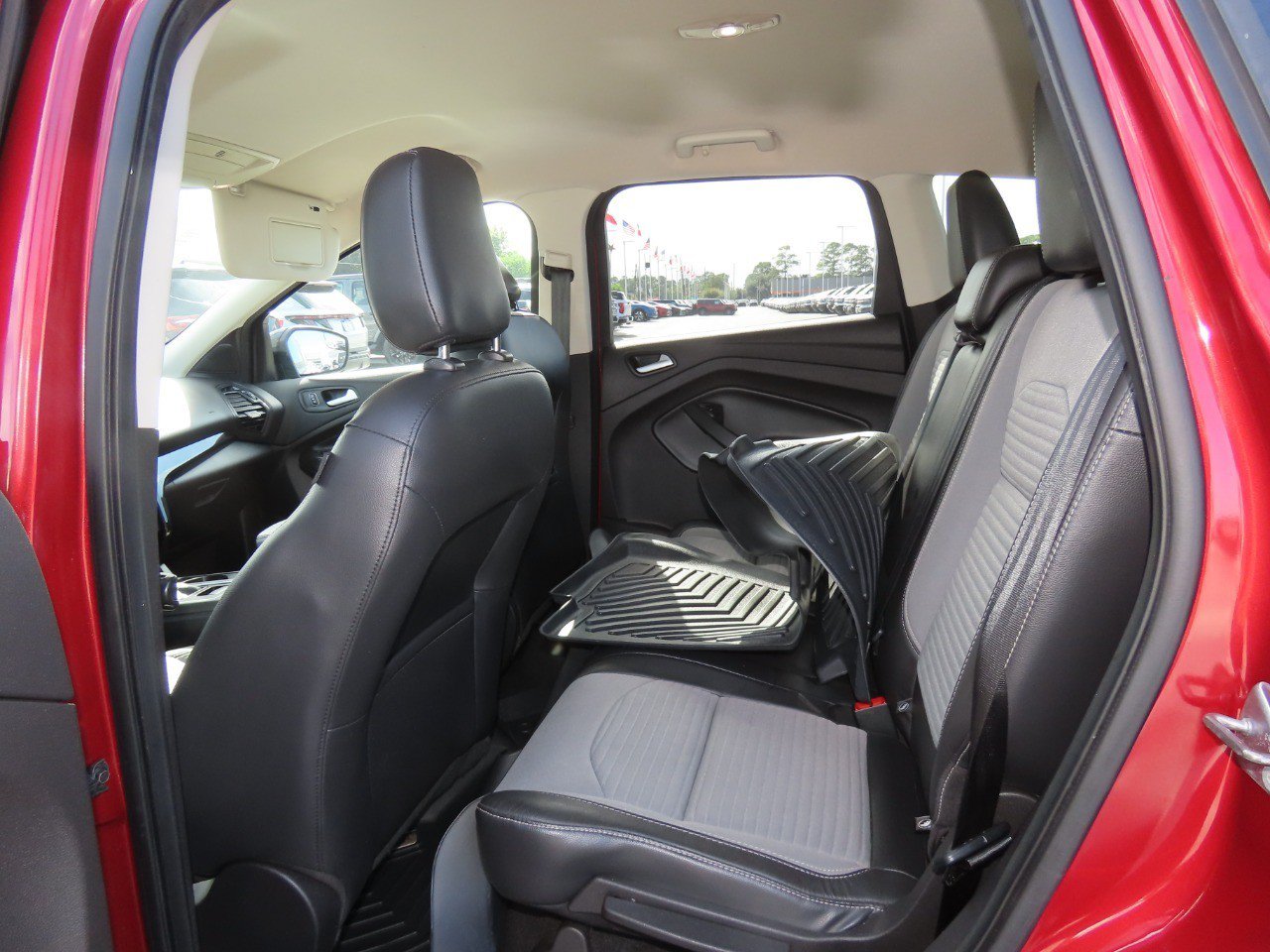 Used 2018 Ford Escape SE w/ SE Sport Appearance Package FWD image 20