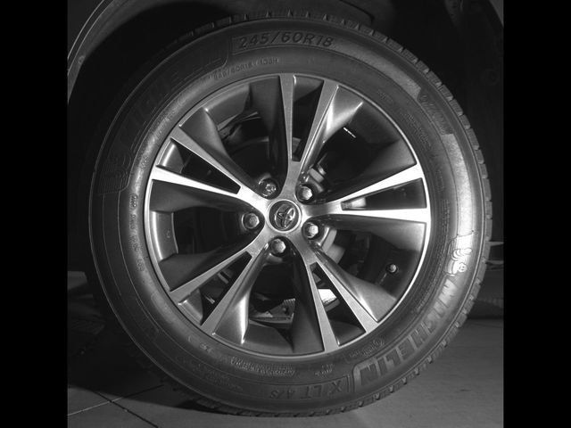 Used 2016 Toyota Highlander XLE FWD image 13