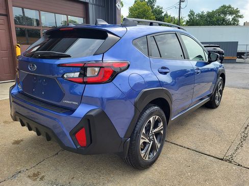 Used 2025 Subaru Crosstrek 2.5i Premium AWD/4WD image 8
