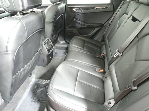 Certified 2026 Porsche Macan AWD/4WD image 24