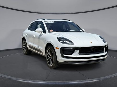 Certified 2023 Porsche Macan Turbo AWD/4WD image 12