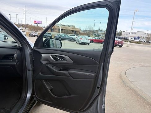 Used 2018 Chevrolet Traverse LS image 22