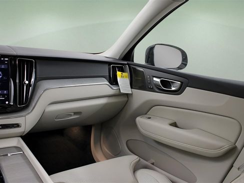 New 2025 Volvo XC60 T8 Ultra w/ Protection Package Premier image 16