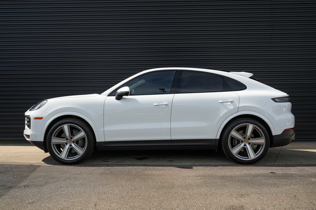 Certified 2024 Porsche Cayenne Coupe AWD/4WD image 2