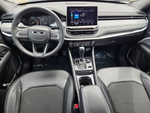 Used 2024 Jeep Compass Latitude w/ Altitude Special Edition AWD/4WD image 9