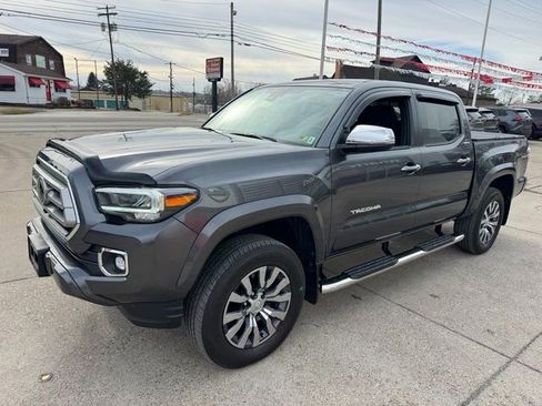 Used 2021 Toyota Tacoma Limited image 13