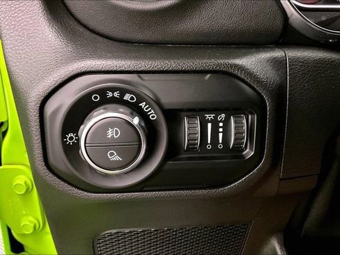 Used 2021 Jeep Gladiator Overland w/ Popular Equipment Package AWD/4WD image 36