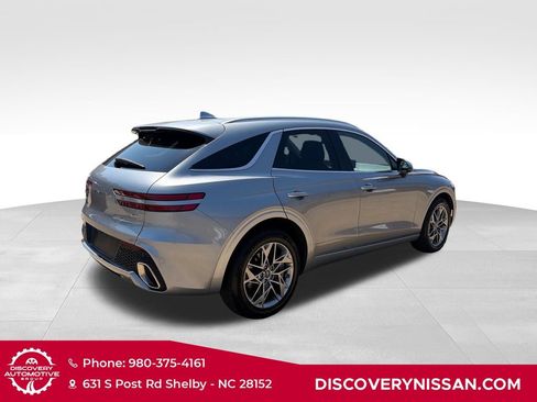 Used 2025 Genesis GV70 2.5T AWD/4WD image 6