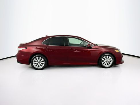 Used 2019 Toyota Camry LE FWD image 10