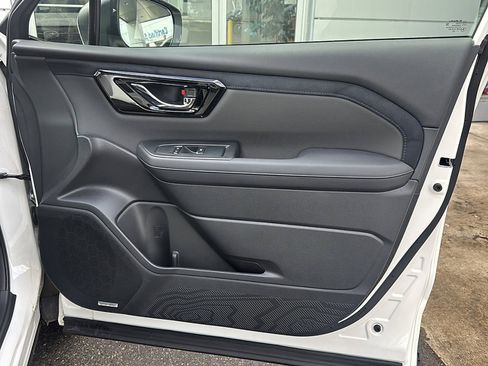 Used 2025 Subaru Forester Limited w/ Protection Package (1PH) image 19