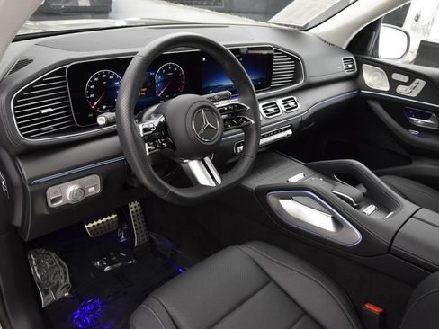 Used 2026 Mercedes-Benz GLS 450 4MATIC image 25