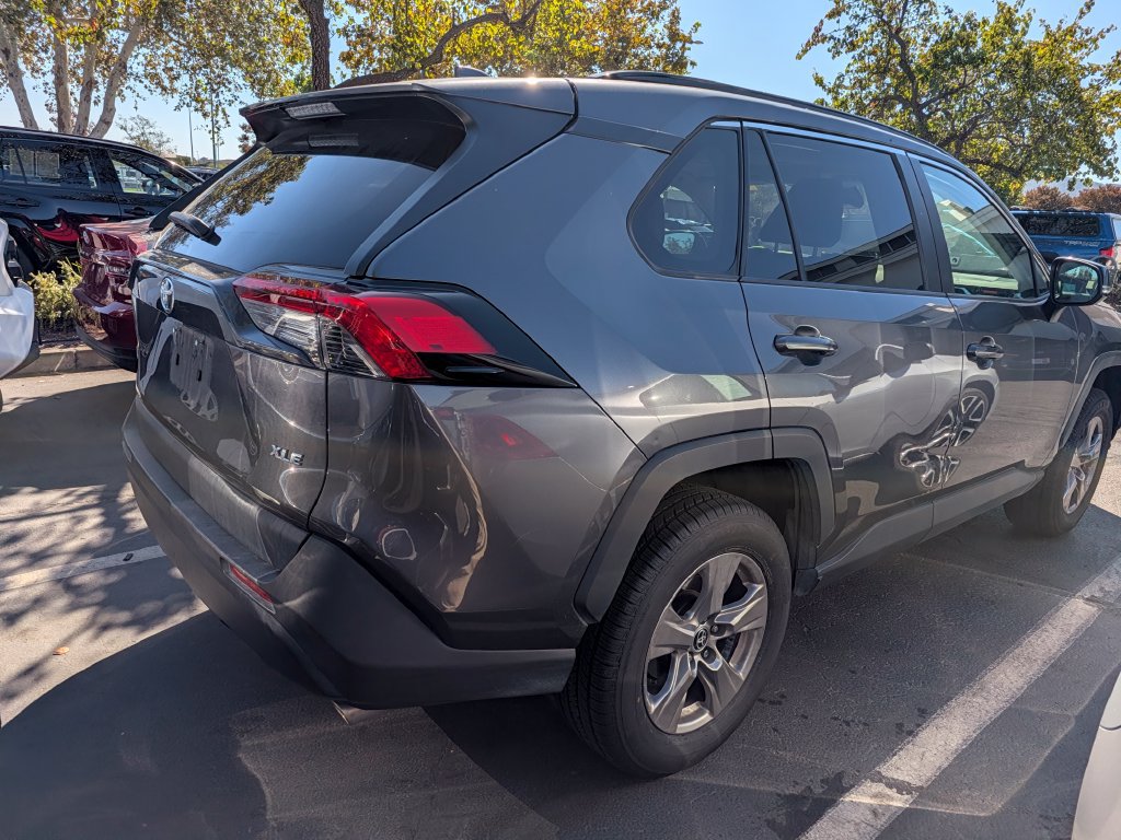 Used 2022 Toyota RAV4 XLE w/ Convenience Package FWD image 10