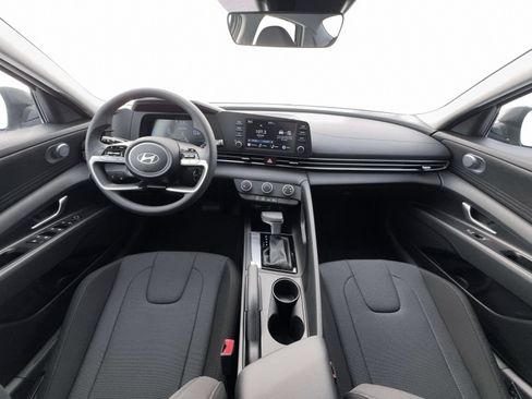 New 2026 Hyundai Elantra SE FWD image 28