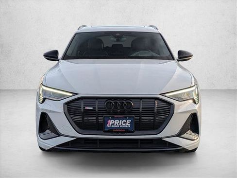 Used 2022 Audi e-tron Chronos w/ Chronos Package image 2