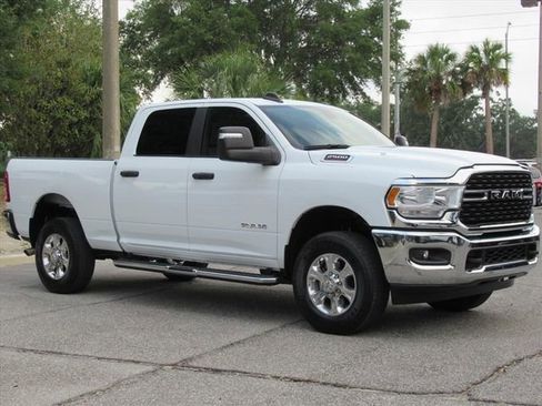Used 2024 RAM 2500 Big Horn AWD/4WD image 1