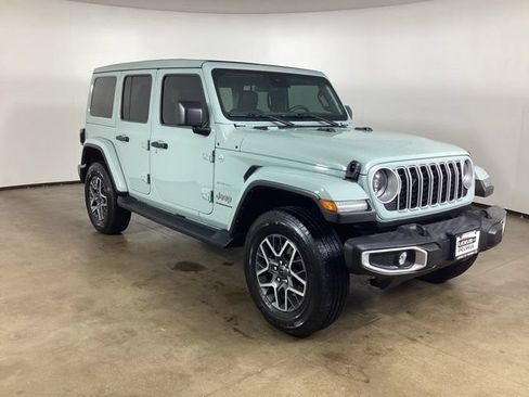 Used 2024 Jeep Wrangler Unlimited Sahara AWD/4WD image 3