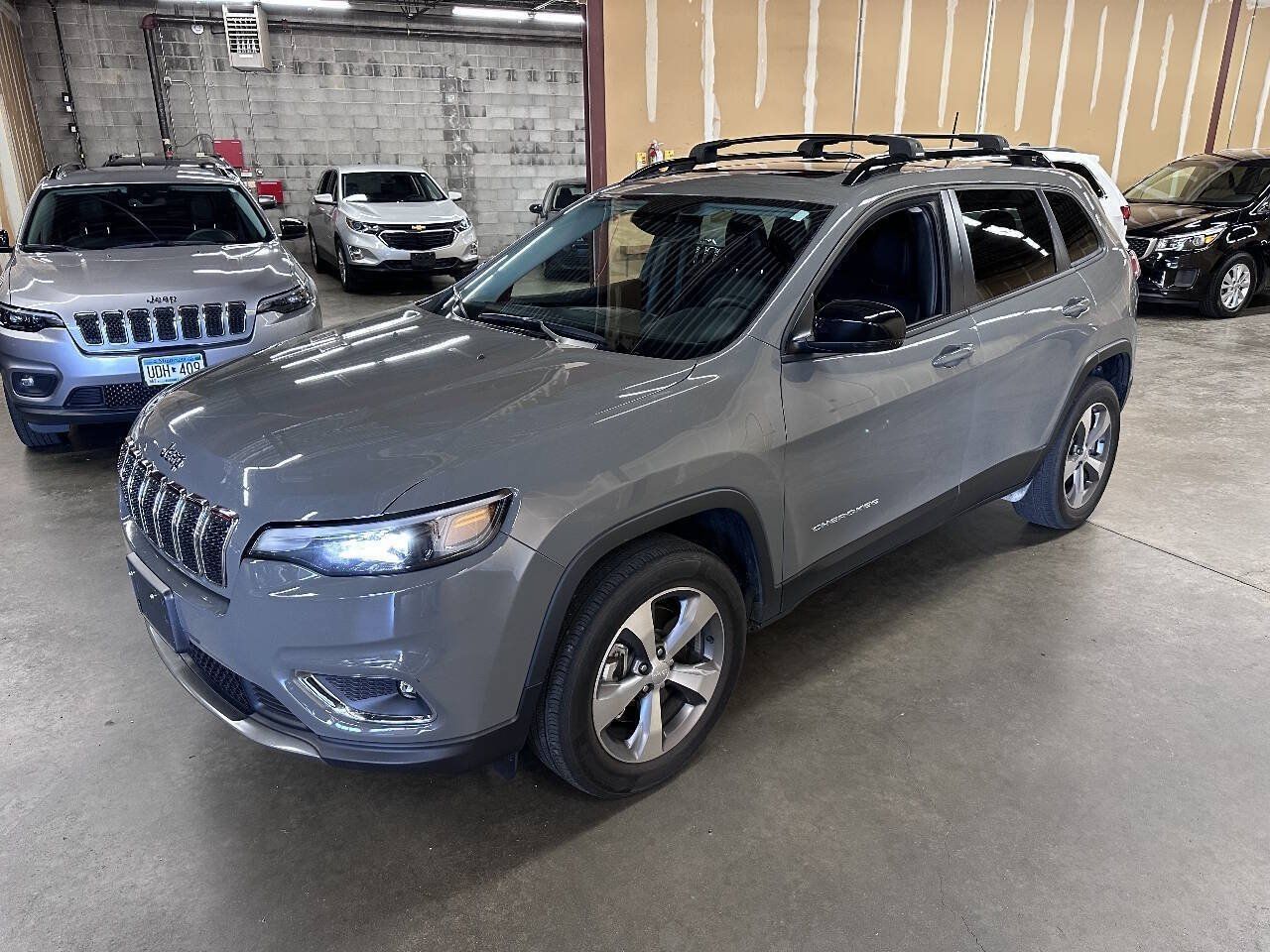 Used 2022 Jeep Cherokee Limited AWD/4WD image 1