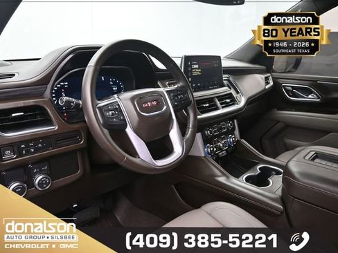 Used 2024 GMC Yukon XL SLT w/ SLT Luxury Package image 8