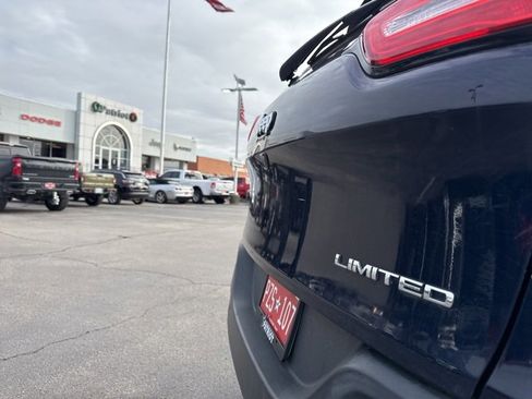 Used 2015 Jeep Cherokee Limited w/ Luxury Group image 30