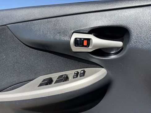 Used 2013 Toyota Corolla S FWD image 22