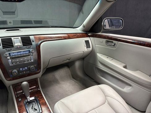 Used 2007 Cadillac DTS Luxury I w/ Sun And Sound Package image 39