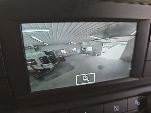 Used 2022 Ford Transit 350 DRW RWD image 21