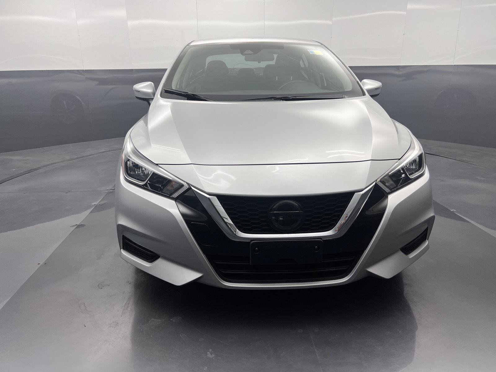 Used 2020 Nissan Versa SV FWD image 2