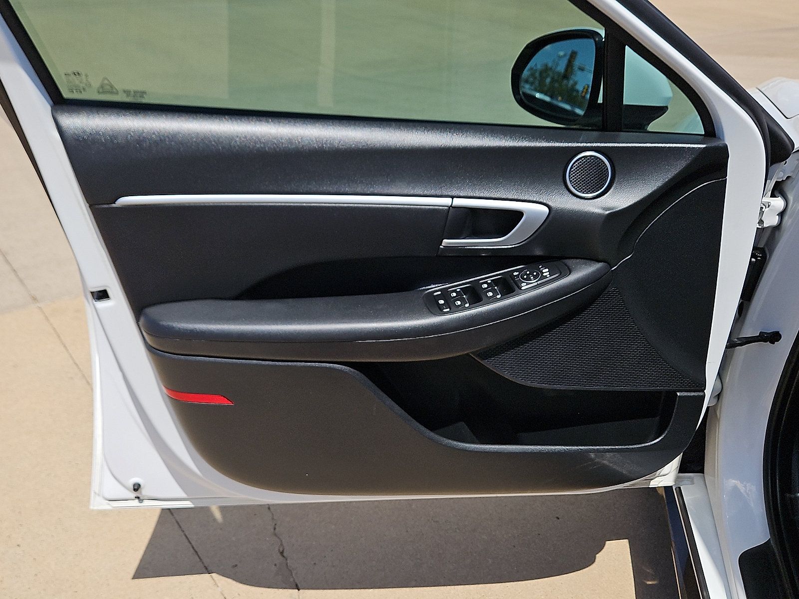 Used 2025 Hyundai Sonata SEL FWD image 12