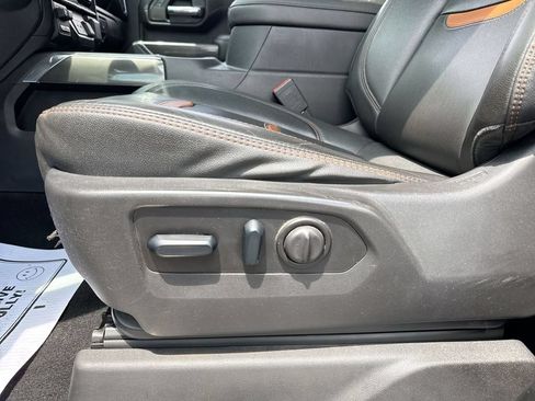 Used 2023 GMC Sierra 2500 AT4 w/ AT4 Preferred Package AWD/4WD image 12