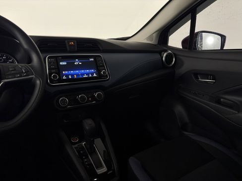 Certified 2025 Nissan Versa SV image 29