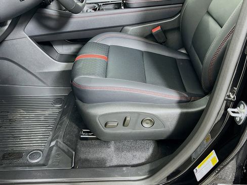 New 2026 Chevrolet Traverse RS w/ LPO, Floor Liner Package image 20