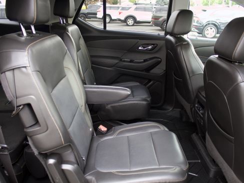 Used 2020 Chevrolet Traverse Premier image 35