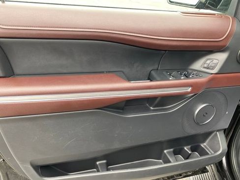 Used 2024 Ford Expedition Limited AWD/4WD image 16