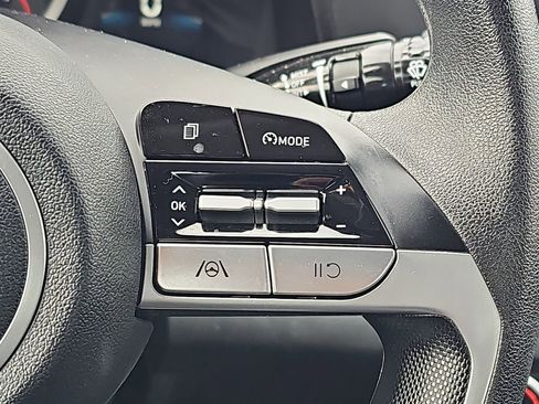 Used 2023 Hyundai Elantra SEL image 22