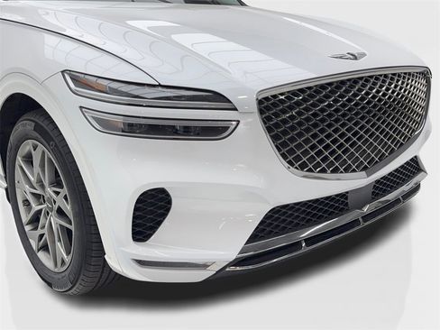 Used 2024 Genesis GV70 2.5T w/ Select Package image 3