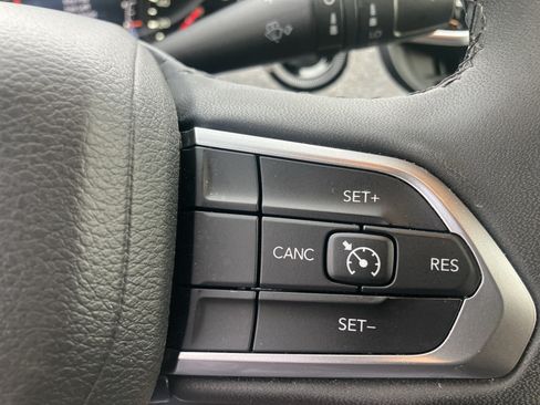 Used 2024 Jeep Compass Latitude AWD/4WD image 23