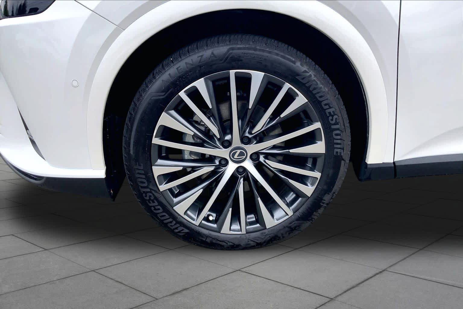Used 2026 Lexus RX 350 w/ Convenience Package AWD/4WD image 11