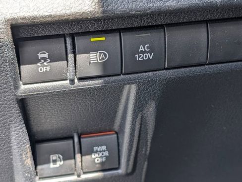 Used 2023 Toyota Sienna XLE Woodland Edition image 29