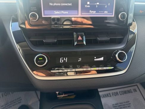 Used 2022 Toyota Corolla LE FWD image 6