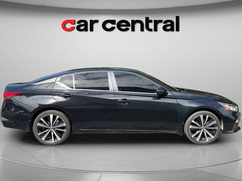 Used 2022 Nissan Altima 2.5 SR FWD image 7