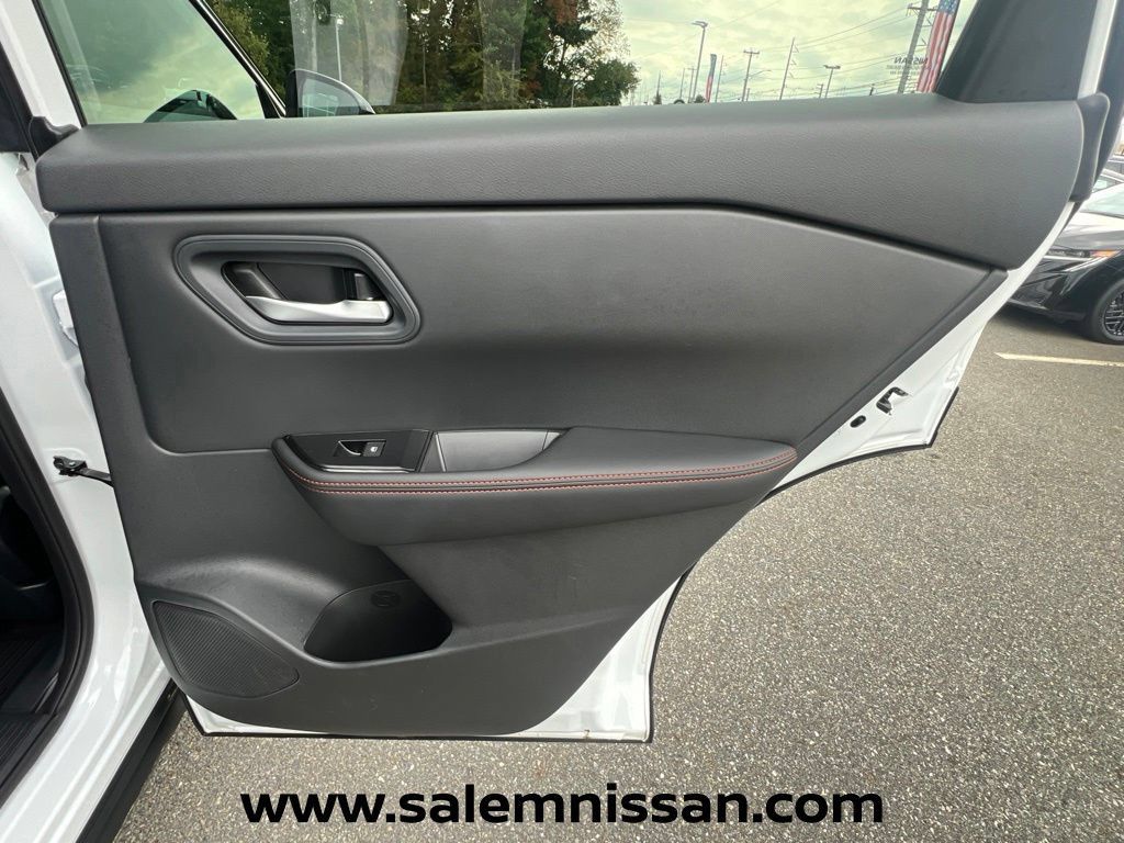 Certified 2026 Nissan Rogue SV AWD/4WD image 22