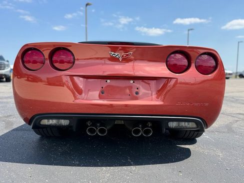 Used 2005 Chevrolet Corvette Coupe w/ Preferred Equipment Group RWD image 9