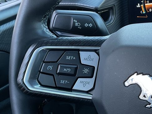 Used 2025 Ford Mustang Coupe image 20