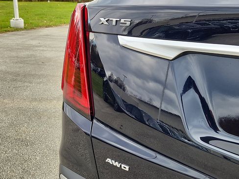 Certified 2021 Cadillac XT5 Premium Luxury image 38