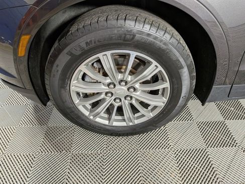 Used 2018 Cadillac XT5 Luxury w/ Driver Awareness Package image 36