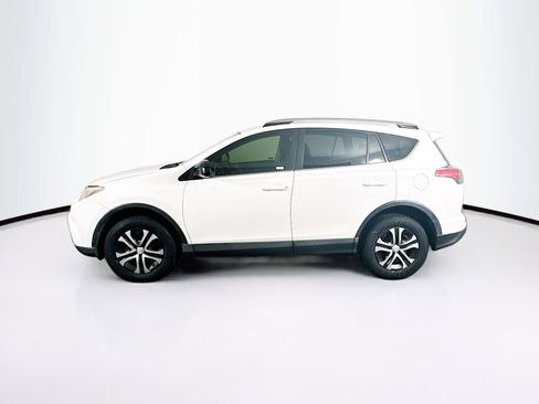 Used 2018 Toyota RAV4 LE FWD image 4