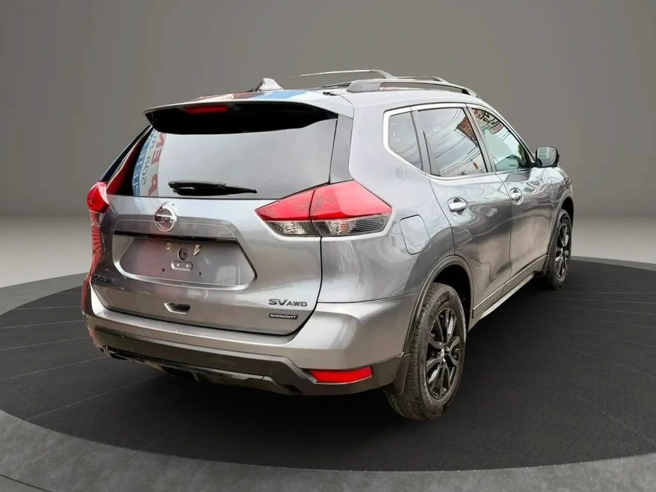 Used 2018 Nissan Rogue SV w/ Premium Package AWD/4WD image 4