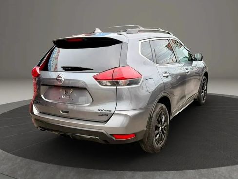Used 2018 Nissan Rogue SV w/ Premium Package AWD/4WD image 4